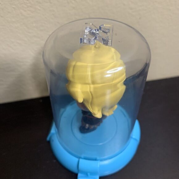 FROZEN II DOMEZ Kristoff  3"- Front of Dome is scratched - Picture 6 of 6